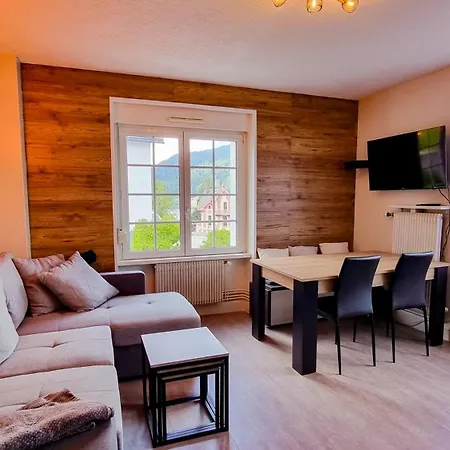 F2* * * 80m Du Avec Vue+terrasse+proche Centre شقة